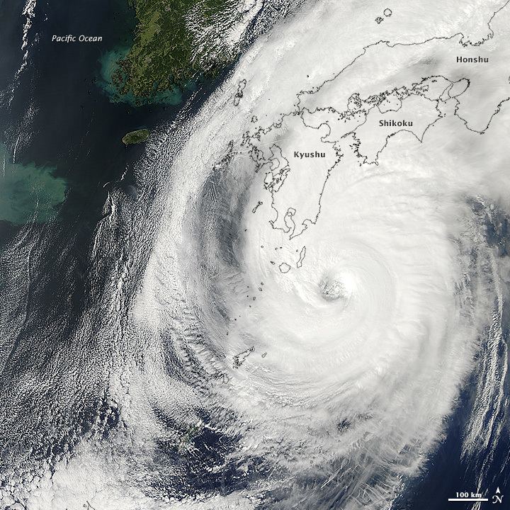 Typhoon Phanfone (2014) Typhoon Phanfone Nears Japan Natural Hazards