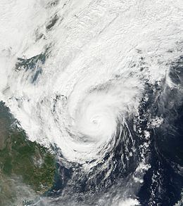 Typhoon Utor (2006) httpsuploadwikimediaorgwikipediacommonsthu