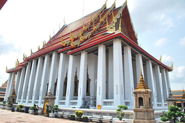 Ubosot Bangkok Wat Pho BLAST Live Life to the Fullest Don39t