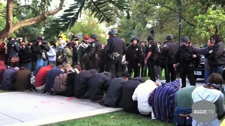 UC Davis pepper-spray incident httpsiytimgcomvi6AdDLhPwpp4maxresdefaultjpg