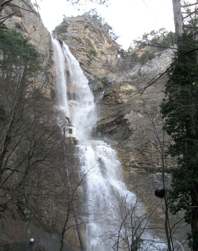 Uchan-su (waterfall)