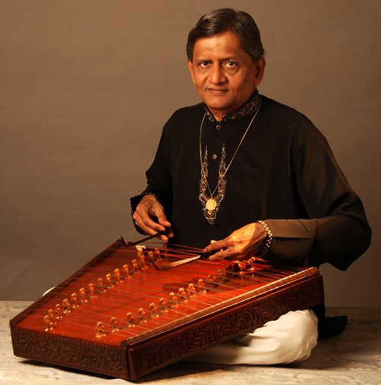 Ulhas Bapat Ulhas Bapat Ravindra Jain arranged all his songs personally