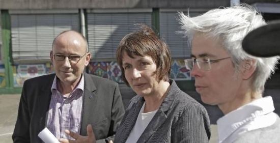 Ulle Schauws Bundestagsabgeordnete Ulle Schauws besucht Flchtlingsunterkunft WZde
