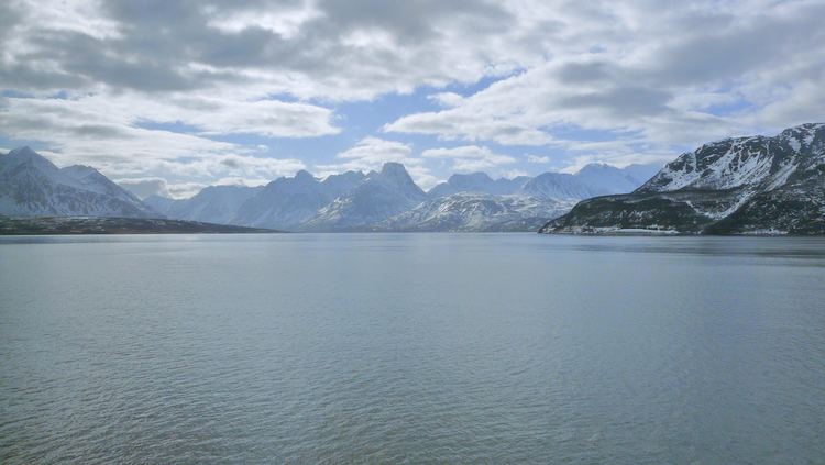 Ullsfjorden httpsuploadwikimediaorgwikipediacommonsaa