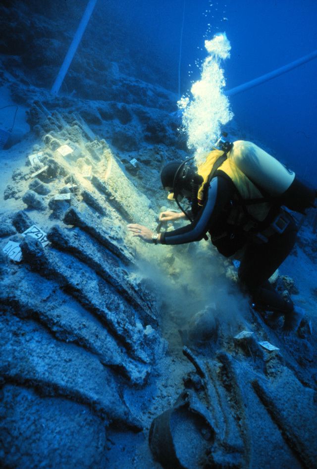 Uluburun shipwreck introduction to Nautical Archaeology Notes Thera