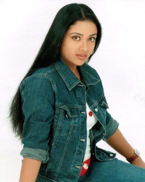 Uma (actress) Actress Uma Veethi