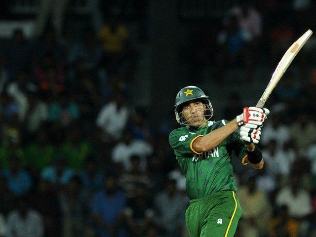 Umar Gul (Cricketer) playing cricket
