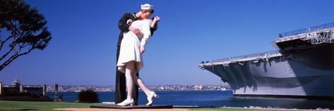 Unconditional surrender The Kiss Between a Sailor And a Nurse Sculpture Unconditional