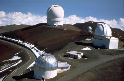 United Kingdom Infrared Telescope Aerial Tour of the Mauna Kea Observatories 1995