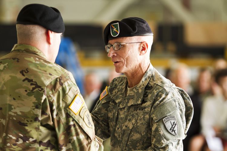 United States Army Civil Affairs and Psychological Operations Command California Army Reserve Civil Affairs Command changes senior