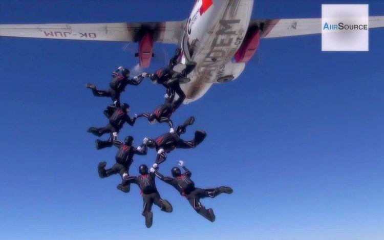 United States Army Parachute Team US Army Parachute Team quotGolden Knightsquot 8way Team Formation