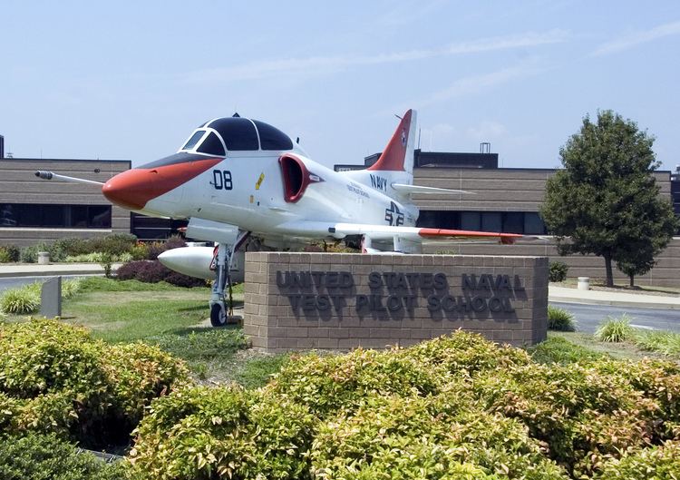 United States Naval Test Pilot School FileUS Navy 050802N0295M177 A TA4J Skyhawk attack trainer