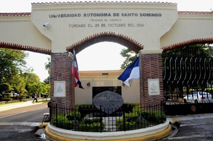 Universidad Autónoma de Santo Domingo Multimedios La Isabela Mas que un peridico