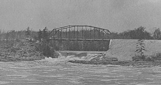 Upper Twin Falls Bridge httpsuploadwikimediaorgwikipediacommonscc
