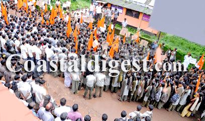 Uppinangady ABVP stages stir in connection to Uppinangady Govt college clash