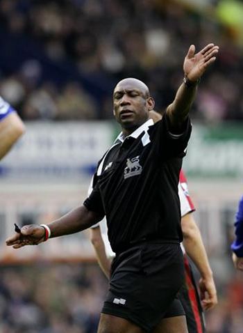 Uriah Rennie Ref WatchUriah Rennie Everton FC evertonmadcouk