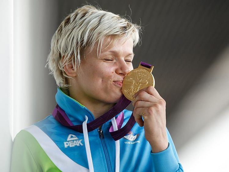 Urška Žolnir Video Prva slovenska medalja v Londonu olnirjeva kar zlata