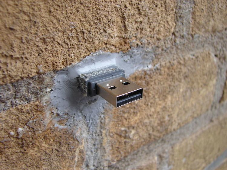 USB dead drop