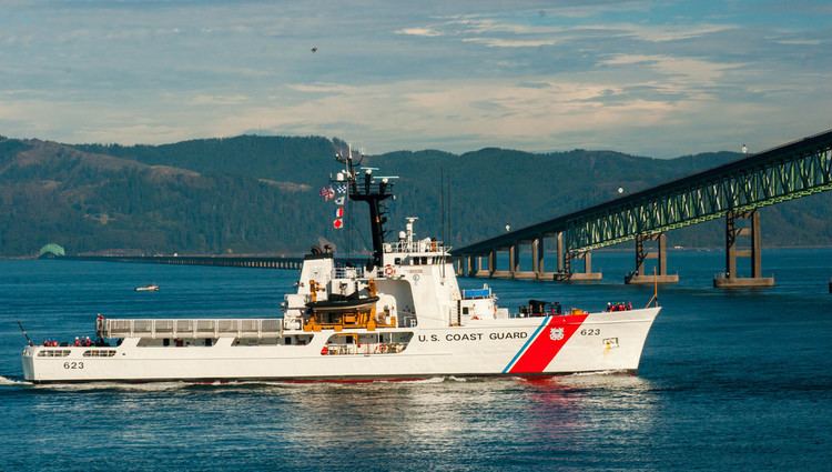 USCGC Steadfast (WMEC-623) USCGC Steadfast US Coast Guard Cutter Steadfast passing Flickr