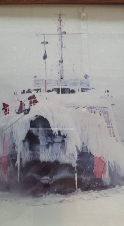 USCGC Sundew (WLB-404) USCGC Sundew WLB 404 Duluth MN USCG 18039 Buoy Tenders Pinterest