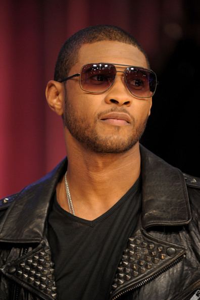 Usher (singer) Usher Pictures Usher amp College Boyys Visit BET39s quot106