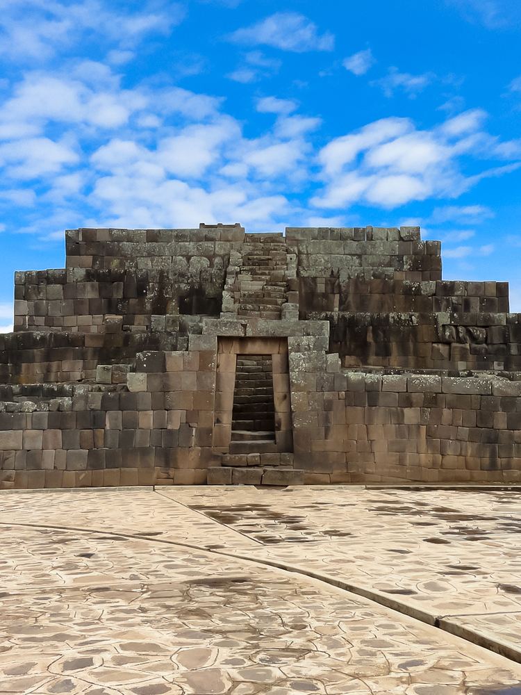 Ushnu FileUshnu o Piramide Inca Vilcashuaman Ayacuchojpg Wikimedia