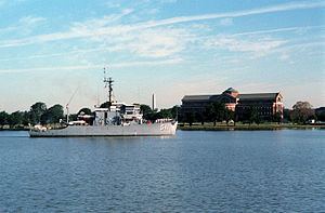 USS Affray (MSO-511) httpsuploadwikimediaorgwikipediacommonsthu