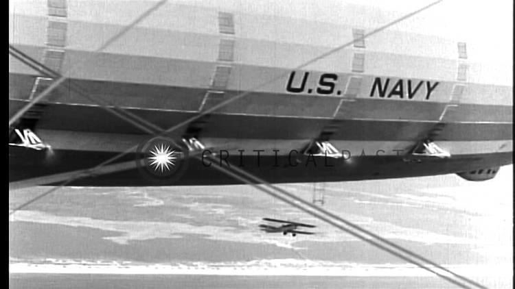 USS Akron (ZRS-4) Consolidated N2Y1 hooks on to USS Akron ZRS4 Zeppelin Dirigible
