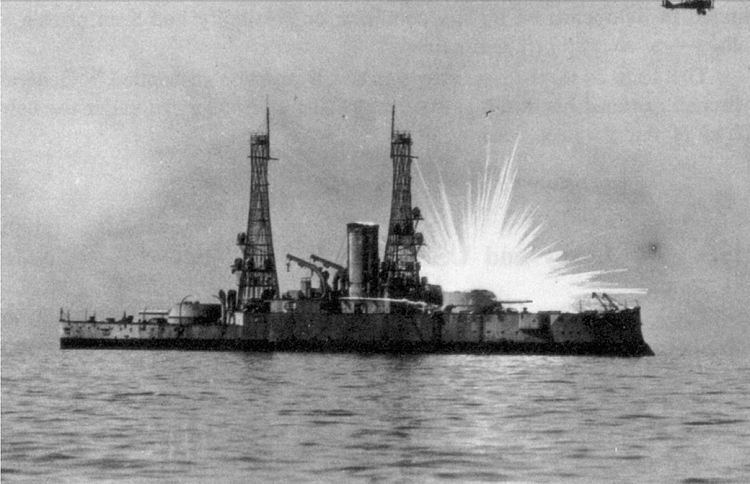 USS Alabama (BB-8) FileUSS Alabama BB8 being hit by phosphorous bombjpg