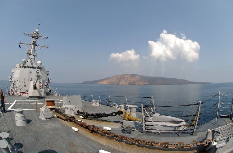 USS Bainbridge (DDG-96) FileUSS Bainbridge DDG 96 with volcano 2007jpg Wikimedia Commons