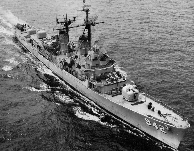 USS Bigelow FileUSS Bigelow DD942 underway c1963jpg Wikimedia Commons