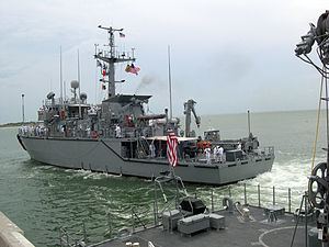 USS Black Hawk (MHC-58) httpsuploadwikimediaorgwikipediacommonsthu