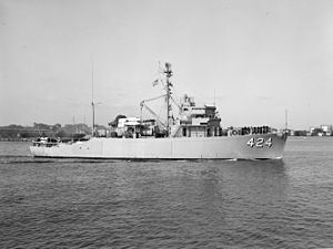 USS Bold (AM-424) httpsuploadwikimediaorgwikipediacommonsthu