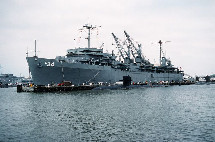 USS Canopus (AS-34) FileUSS Canopus AS34 with subs Norfolk VA 1994jpeg Wikimedia