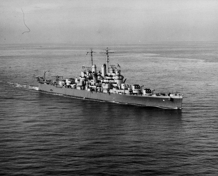 USS Cleveland (CL-55) underway at sea in late 1942 (NH 55173).jpg
