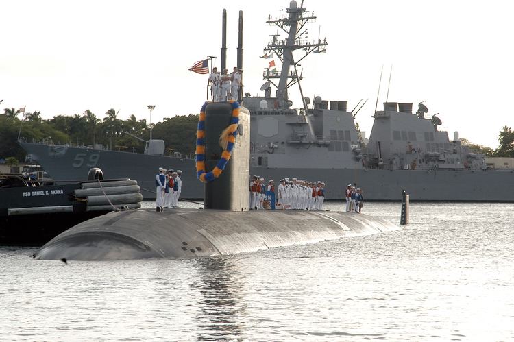 USS Columbus (SSN-762) FileUS Navy 040428N9662L020 Sailors depart the Los Angeles class