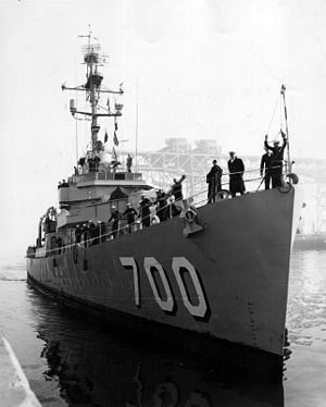 USS Currier (DE-700) httpsuploadwikimediaorgwikipediacommonsthu