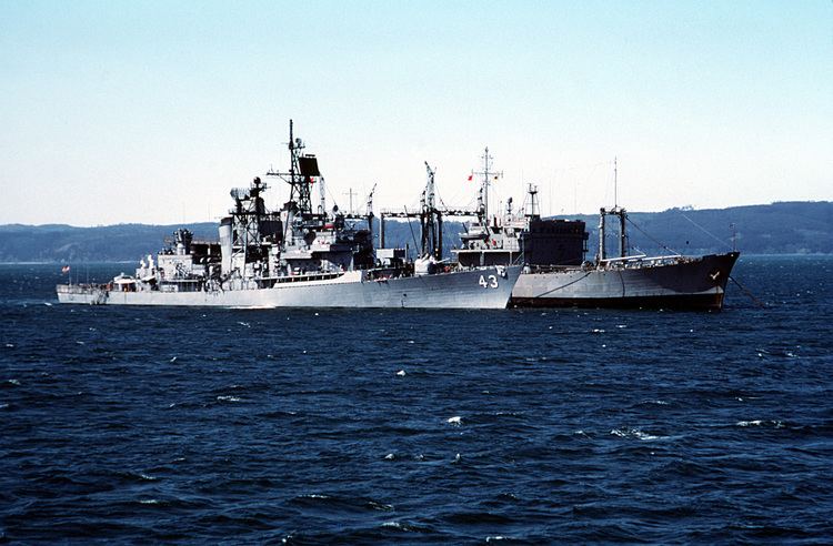 USS Dahlgren (DDG-43) FileUSS Dahlgren DDG43 comes alongside the Chilean tanker