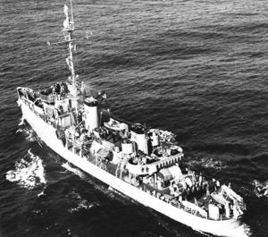 USS Defense (AM-317) httpsuploadwikimediaorgwikipediacommonsthu