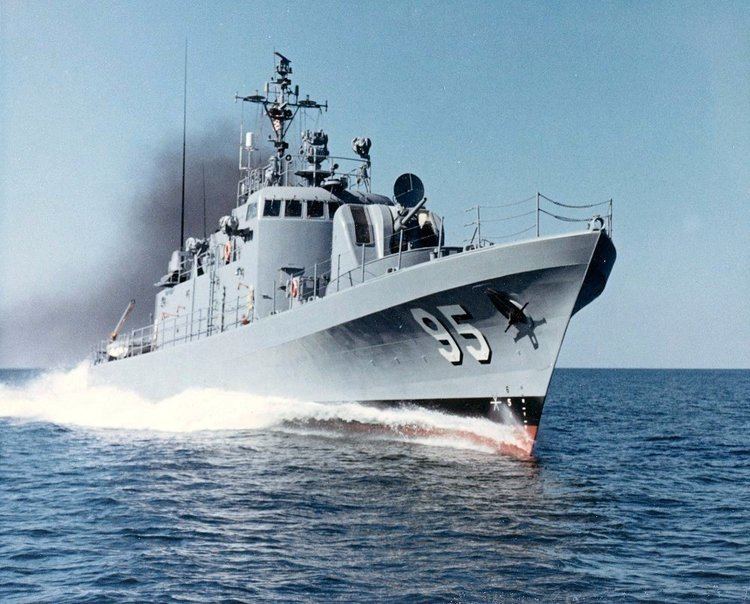 USS Defiance (PG-95) httpsuploadwikimediaorgwikipediacommons00
