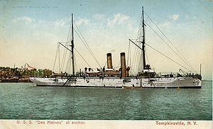 USS Des Moines (CL-17) httpsuploadwikimediaorgwikipediacommonsthu