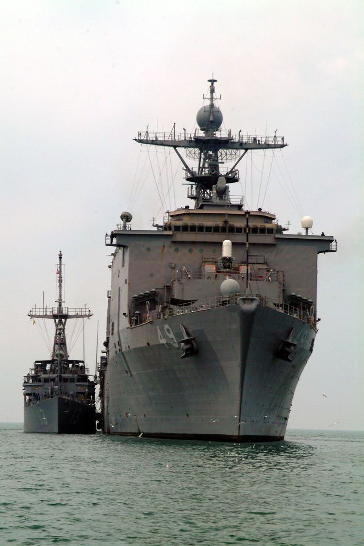 USS Dextrous (MCM-13) FileUS Navy 041224N4772B277 Mines countermeasure ship USS
