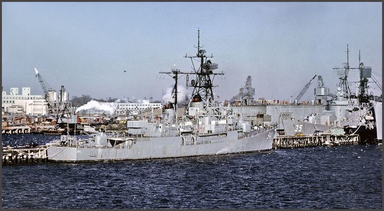 USS Du Pont (DD-941) index113DestroyersForrestSherman