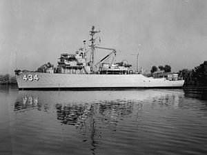 USS Embattle (AM-434) httpsuploadwikimediaorgwikipediacommonsthu