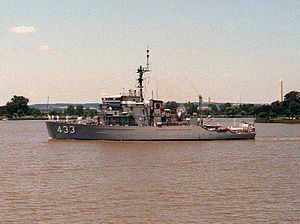 USS Engage (MSO-433) httpsuploadwikimediaorgwikipediacommonsthu