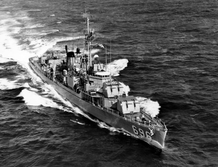 USS English FileUSS English DD696 underway in October 1962jpg Wikimedia