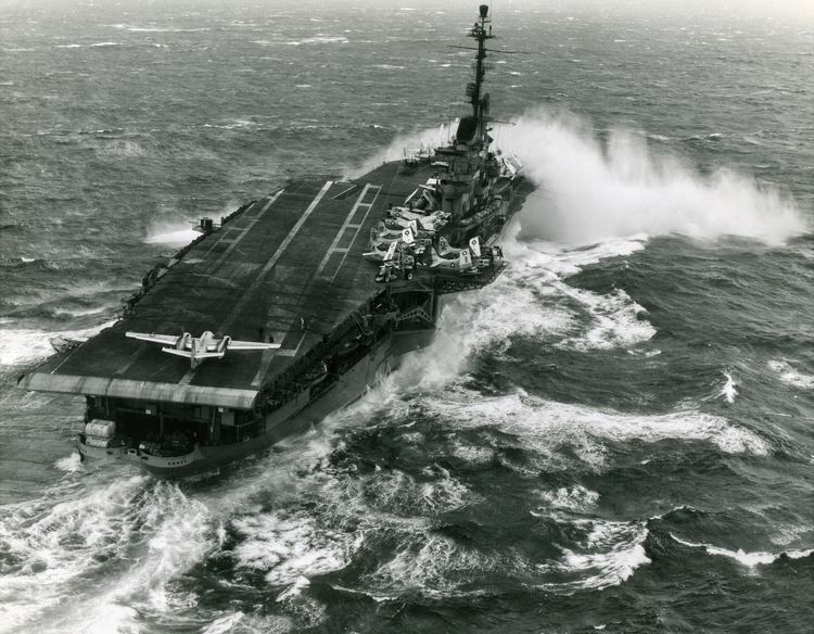 USS Essex (CV-9) httpsuploadwikimediaorgwikipediacommons55