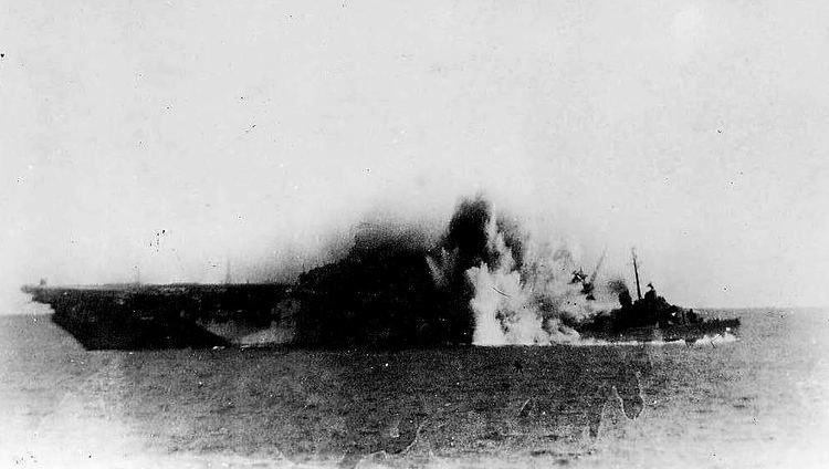 USS Halsey Powell FileUSS Halsey Powell DD686 hit by kamikaze alongside USS