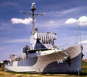 USS Hazard (AM-240) httpsuploadwikimediaorgwikipediacommonsthu