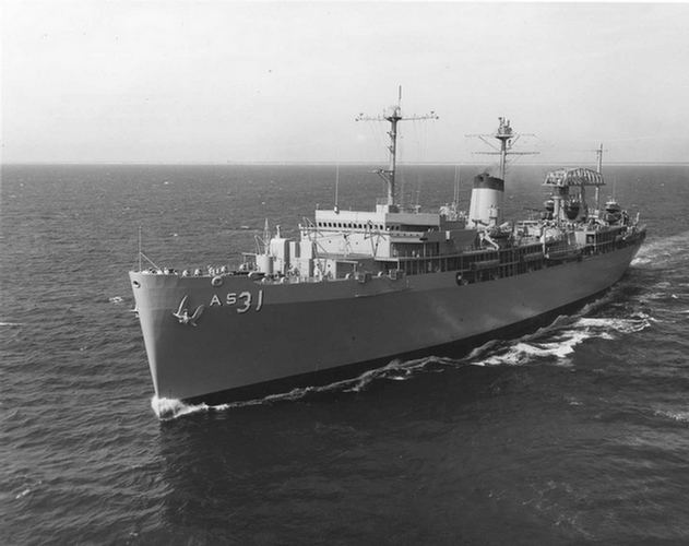 USS Hunley (AS-31) usshunleyorgimagesas311newjpg
